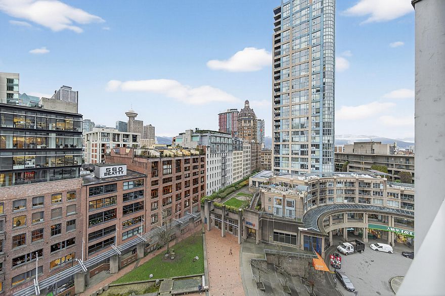 1202 188 Keefer Place