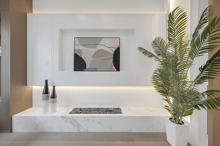 2 4023 W 18th Avenue