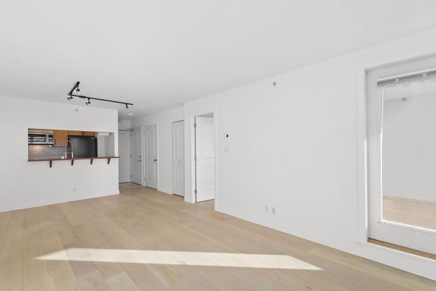 610 3660 Vanness Avenue