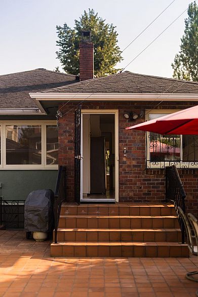 2869 Venables Street