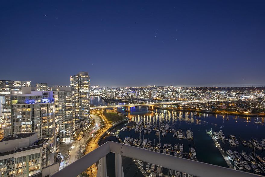 3002 1199 Marinaside Crescent