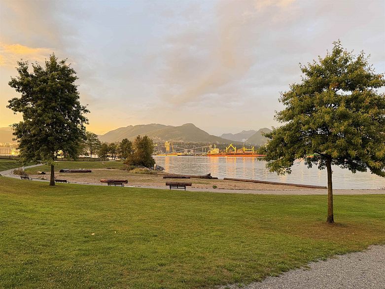 313 2636 E Hastings Street