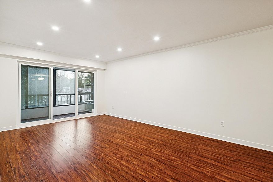 111 3787 W 4th Avenue