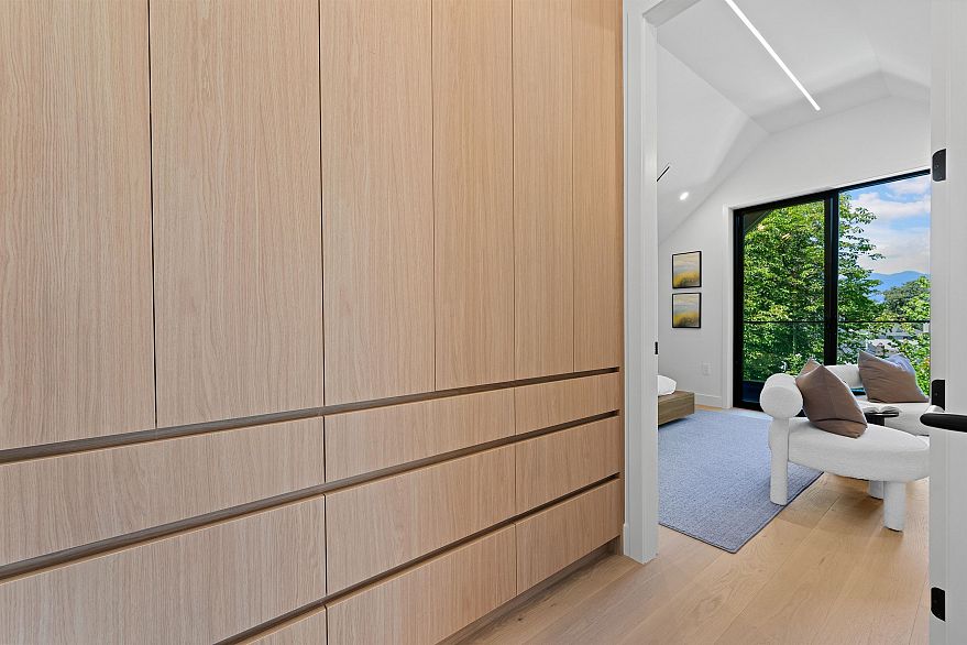 1 2858 W 12th Avenue