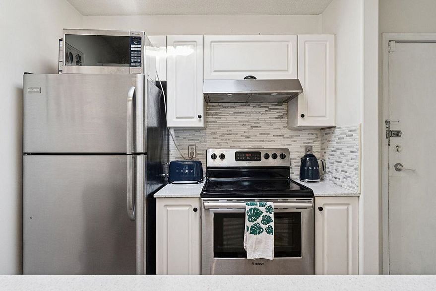 303 189 E 16th Avenue