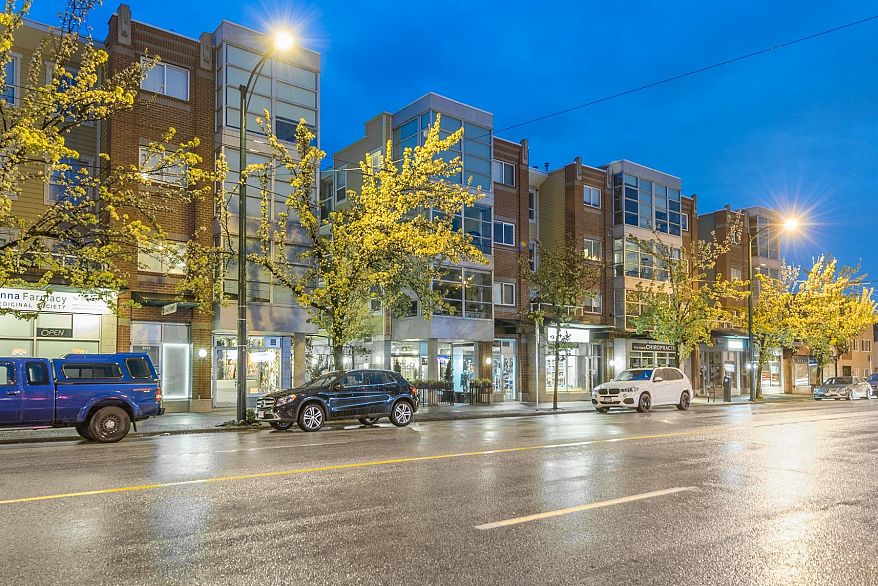 317 2929 W 4th Avenue