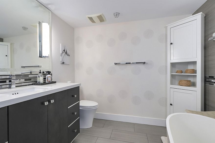 3002 1199 Marinaside Crescent