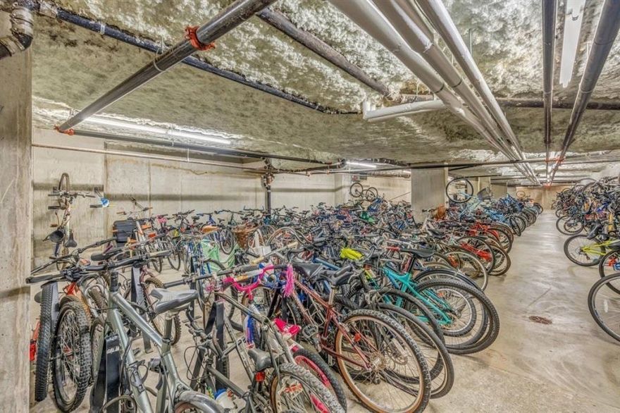 806 1238 Melville Street