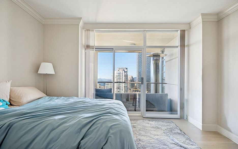 2302 428 Beach Crescent