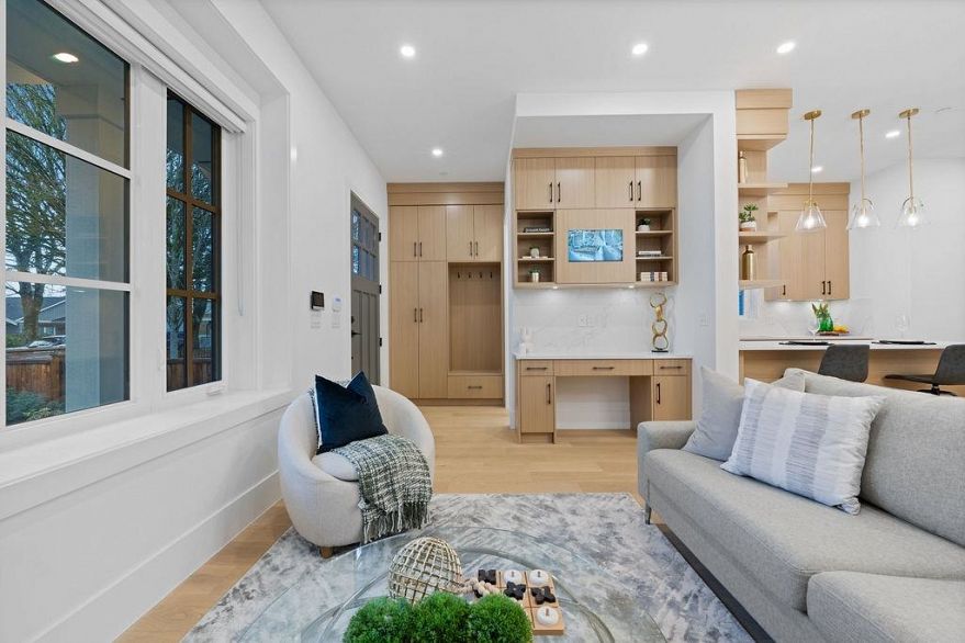 1 1166 E 11th Avenue