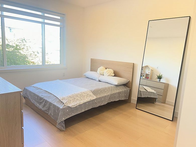 1 2838 Turner Street