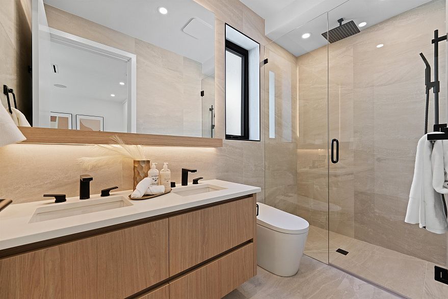 1 2858 W 12th Avenue