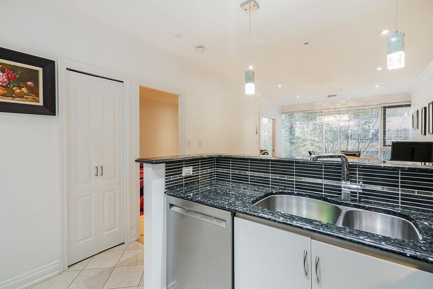 302 1177 Hornby Street