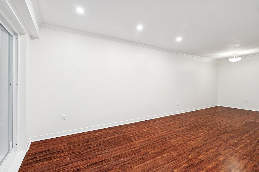 111 3787 W 4th Avenue