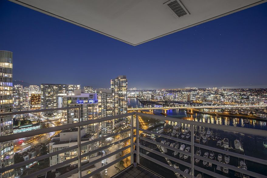 3002 1199 Marinaside Crescent