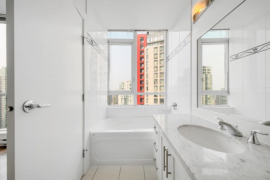 3001 1189 Melville Street