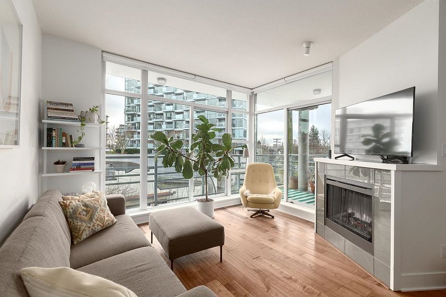 412 298 E 11th Avenue