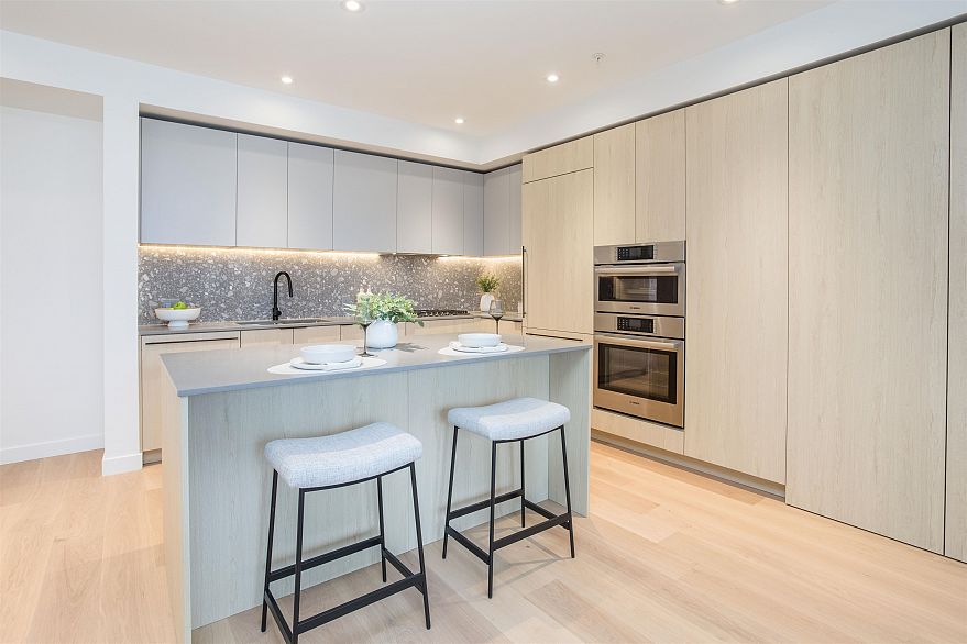 PH521 2471 St George Street