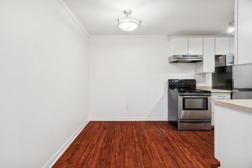 111 3787 W 4th Avenue