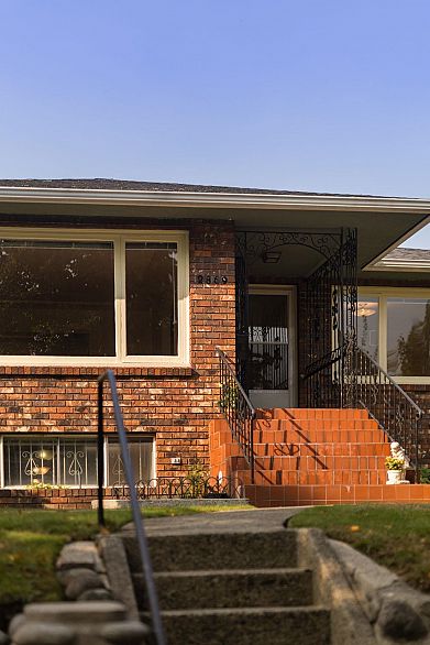 2869 Venables Street