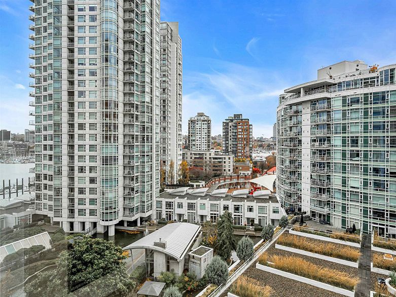 1101 198 Aquarius Mews