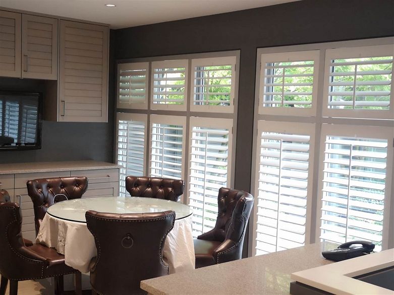 6187 Mackenzie Street