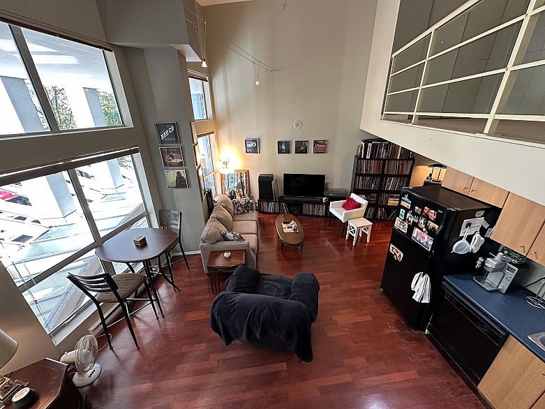 217 933 Seymour Street