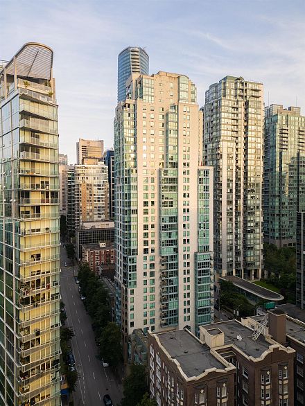 806 1238 Melville Street