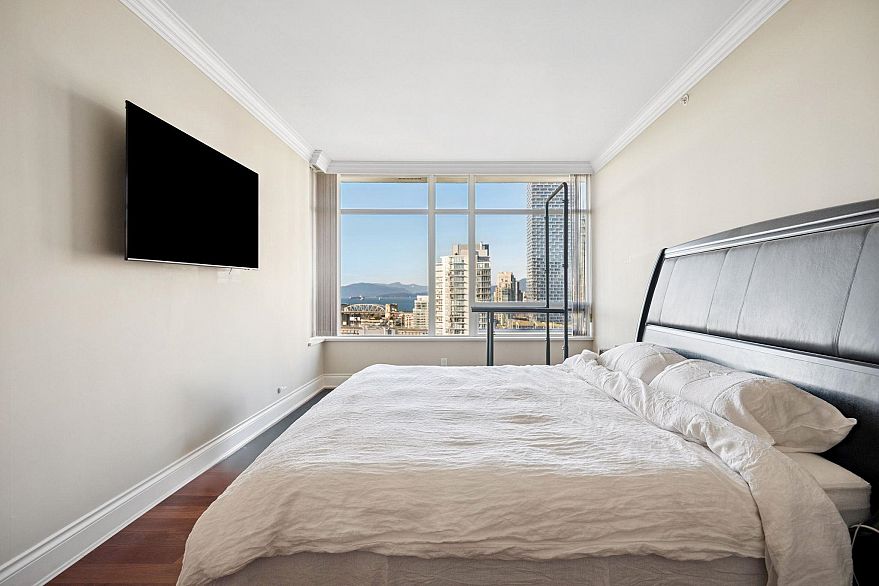 2302 428 Beach Crescent