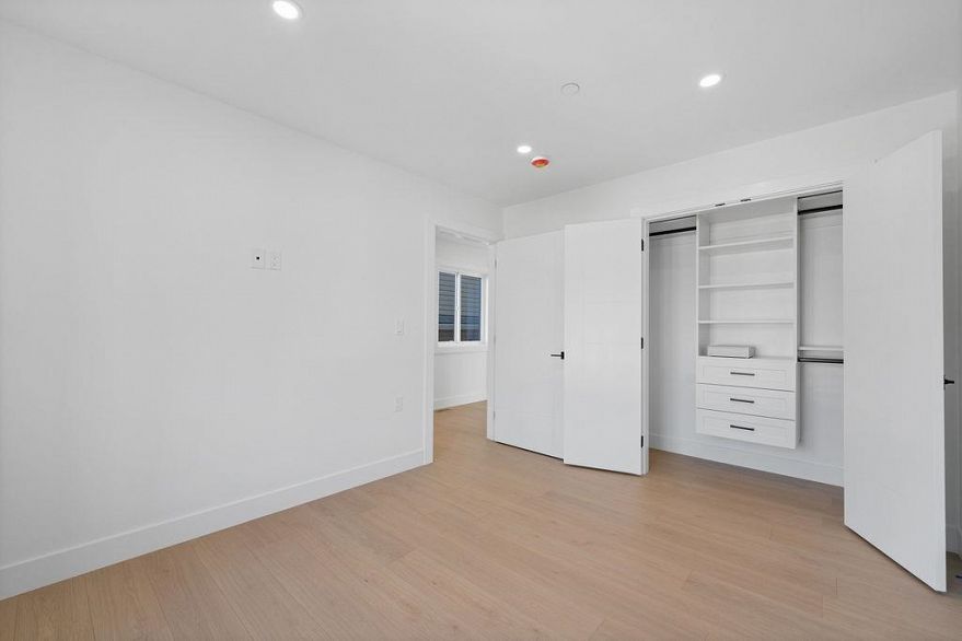 2 2447 E 41st Avenue