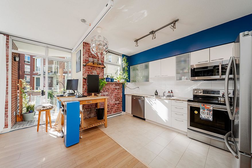 420 4028 Knight Street