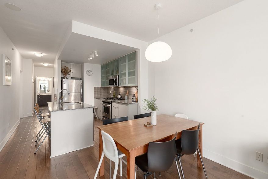 412 298 E 11th Avenue