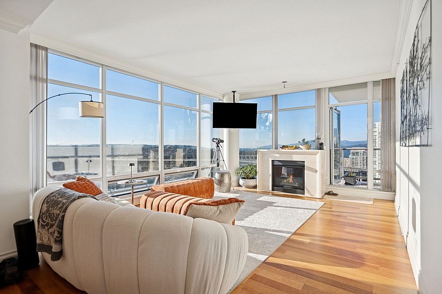 2302 428 Beach Crescent