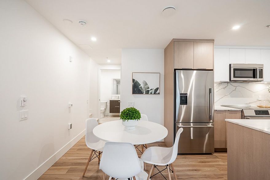 110 2085 E 1st Avenue