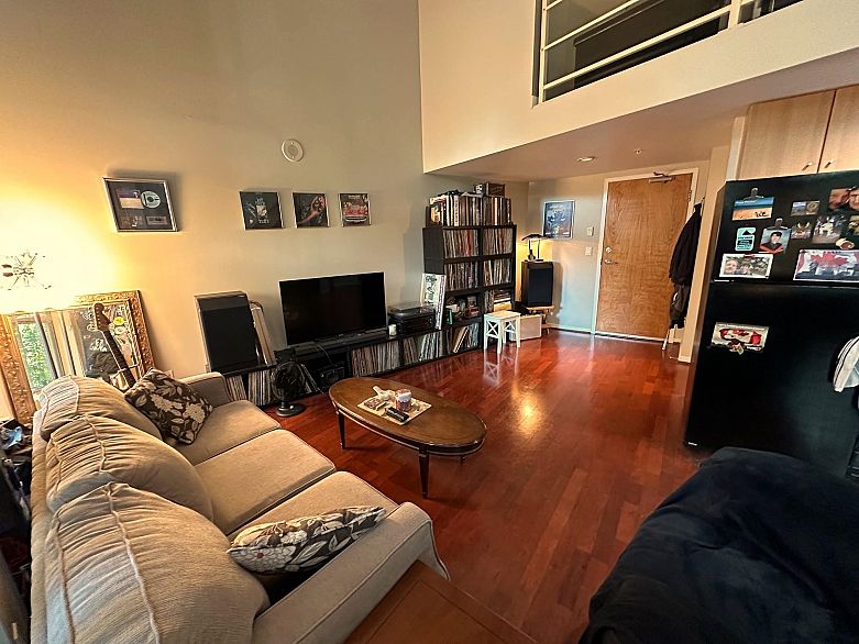 217 933 Seymour Street