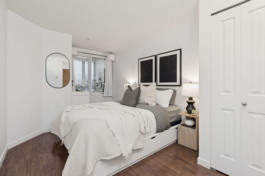 306 2636 E Hastings Street