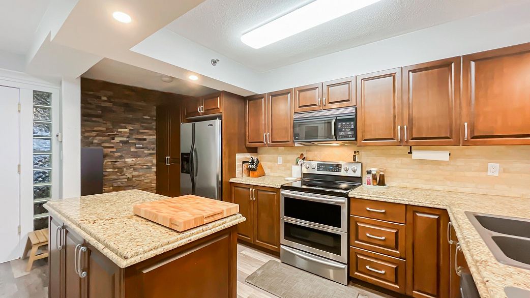 804 3061 N Kent Avenue