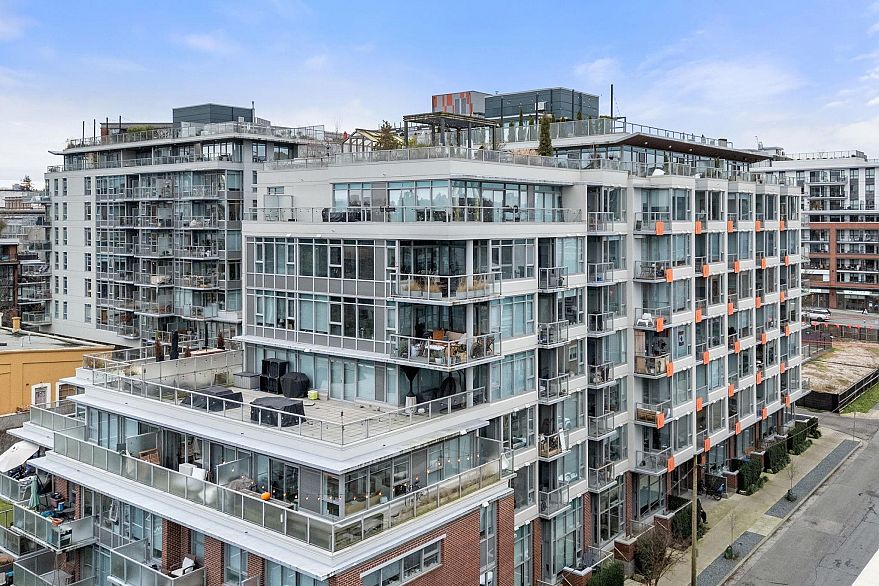 471 250 E 6th Avenue