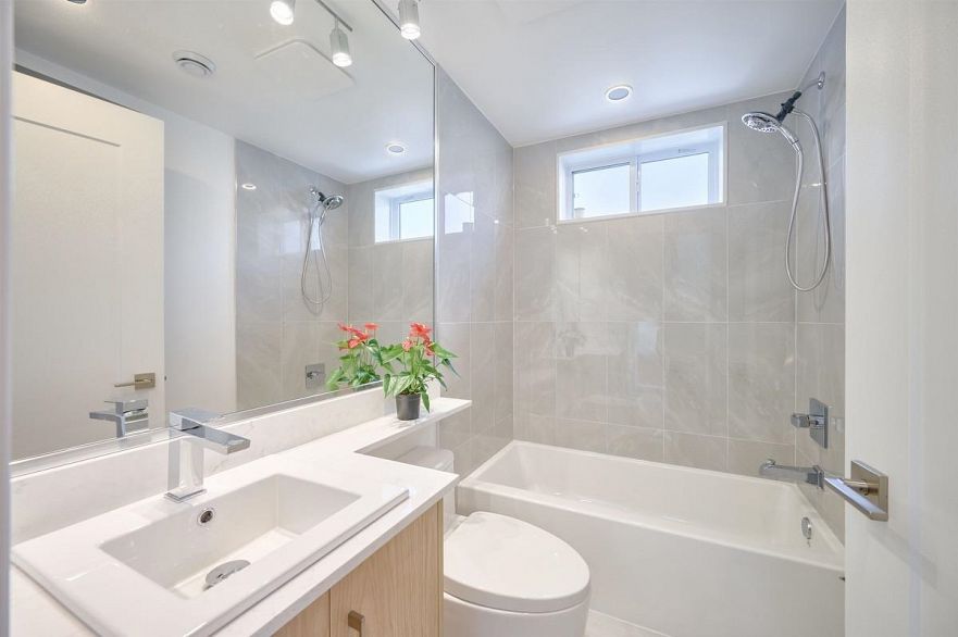 1 2838 Turner Street