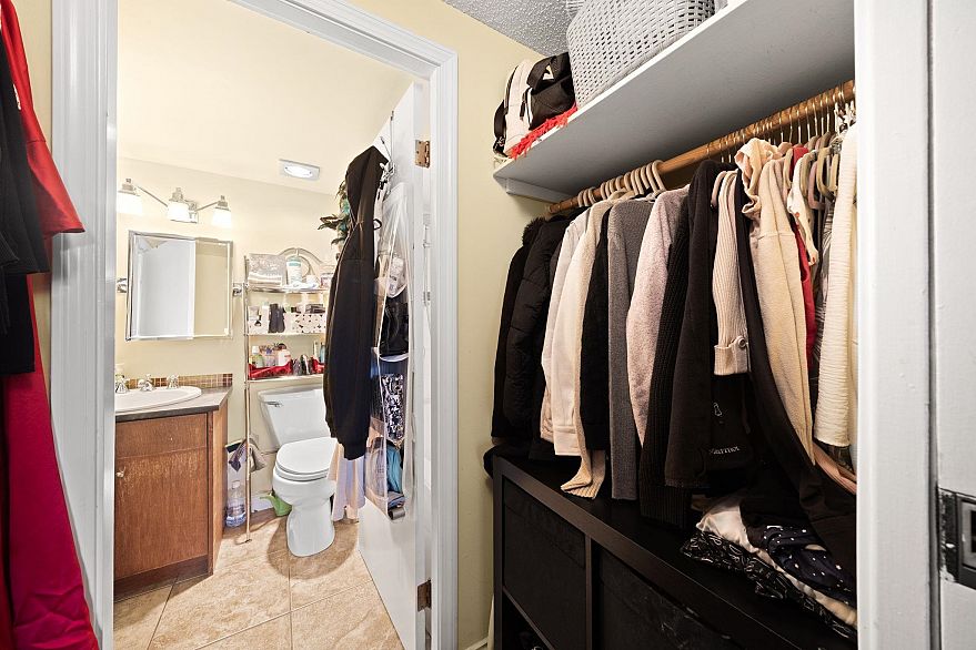 400 1455 Robson Street