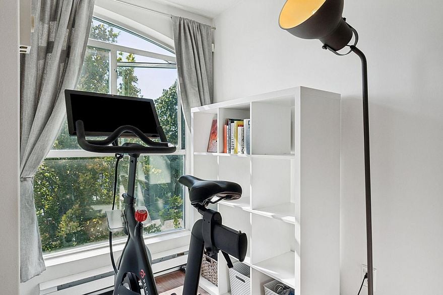 303 189 E 16th Avenue