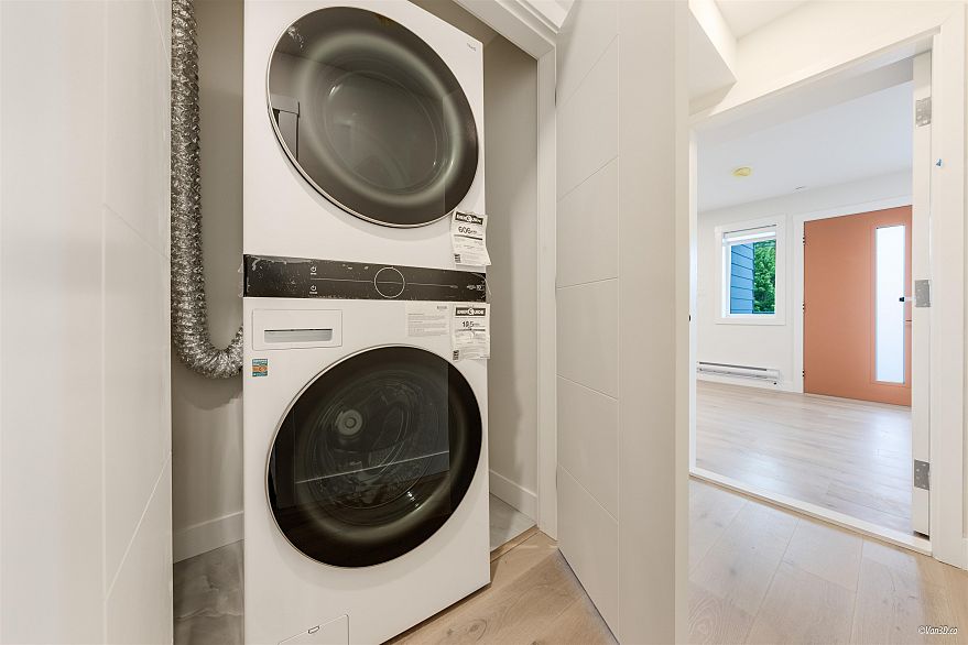 101 5092 Slocan Street