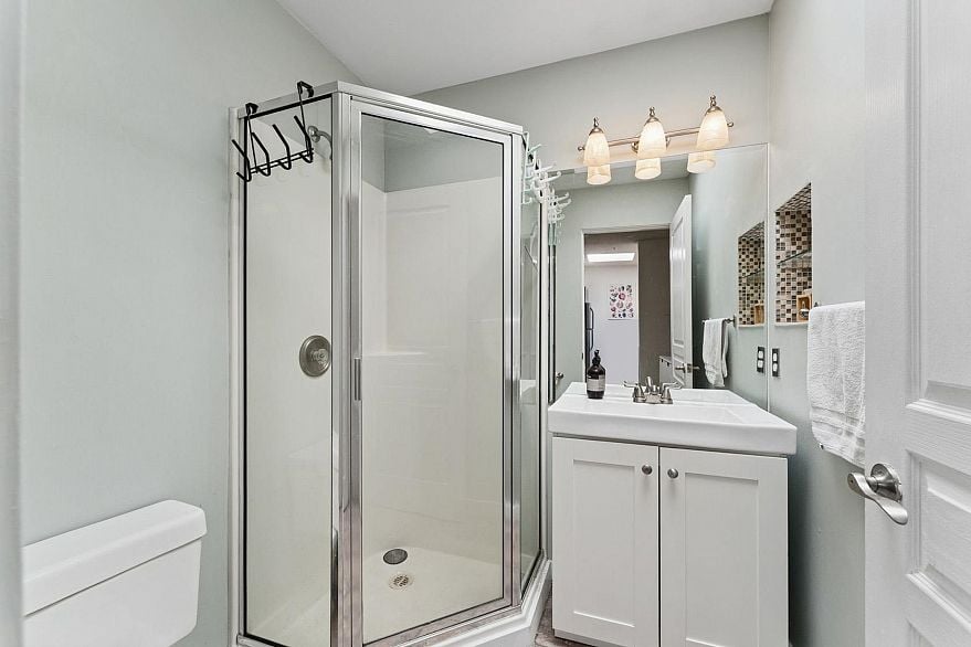 303 189 E 16th Avenue