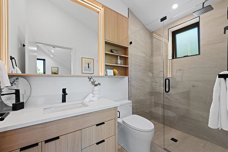 1 2858 W 12th Avenue