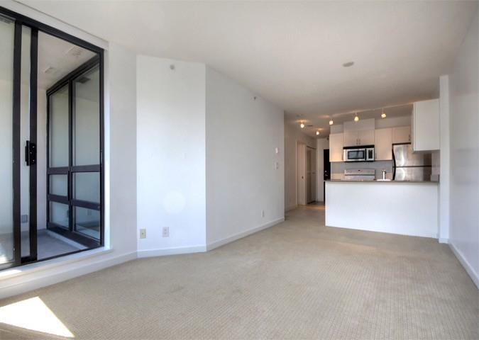 1522 938 Smithe Street