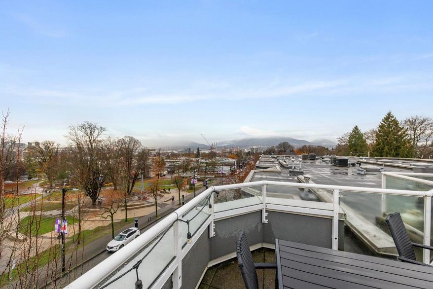 317 1707 Charles Street