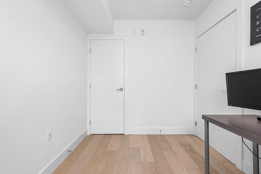 138 W Woodstock Avenue