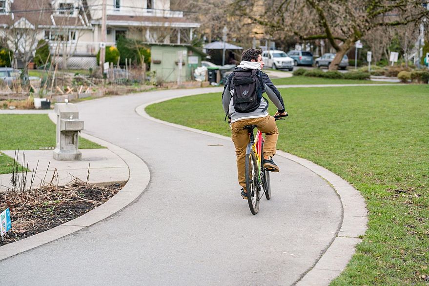 365 250 E 6th Avenue