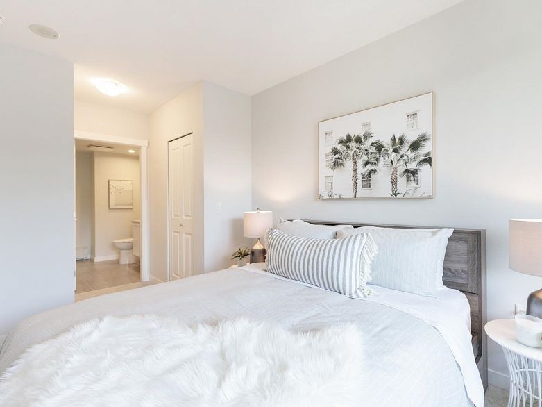 506 3281 E Kent Avenue North