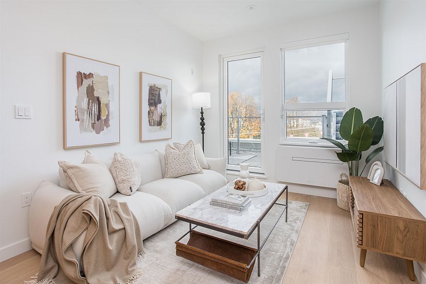 PH521 2471 St George Street